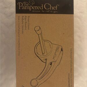 “New” The Pampered Chef Rotary Grater in Tan Packaging